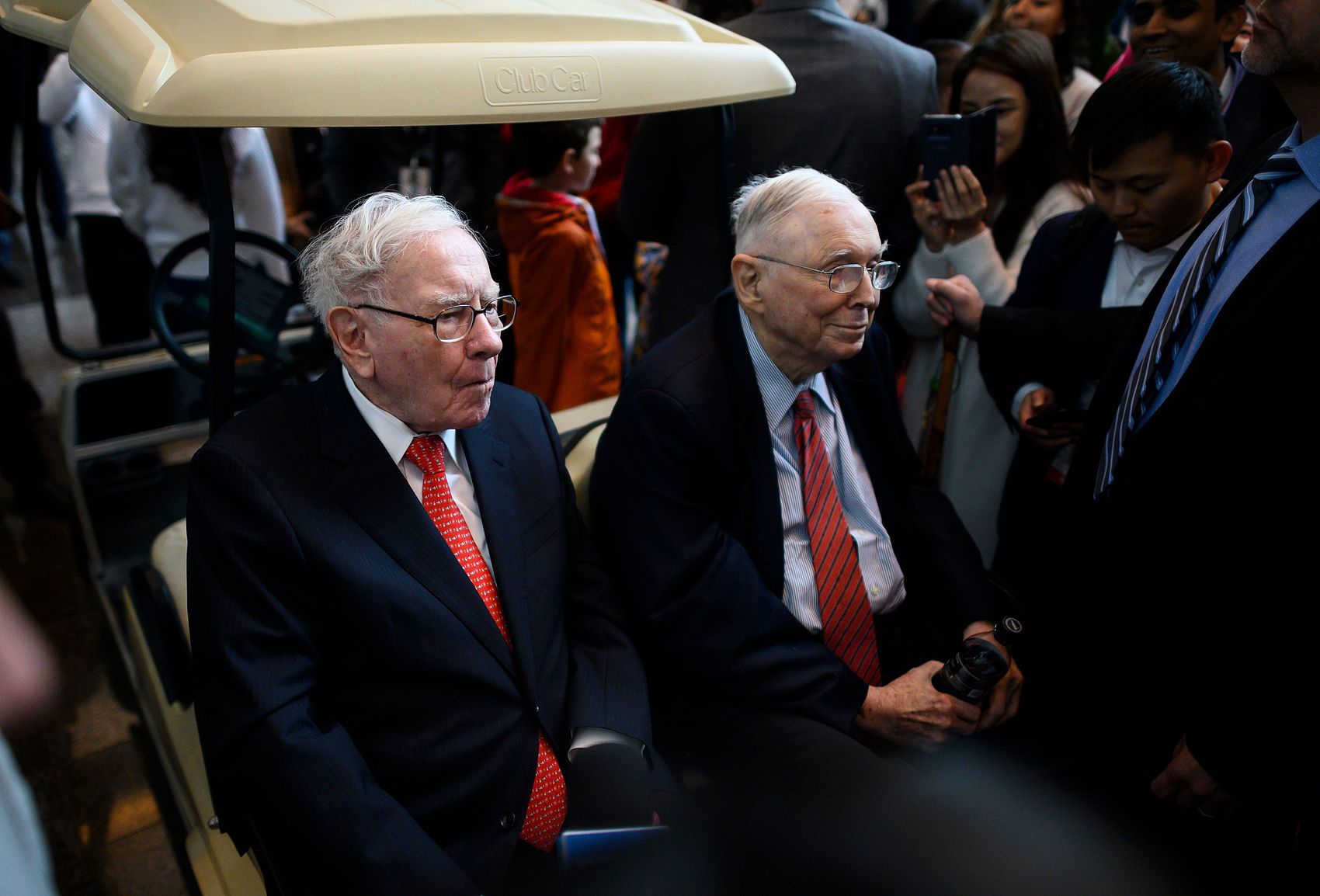 Warren Buffett(L) and Charlie Munger(R) attend the 2019 annual shareholders meeting in Omaha